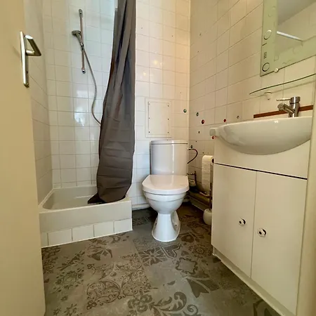 Pontaillac Beach Green Apartment